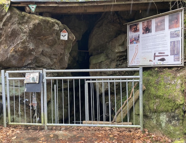 Die Schrazelhöhle am Bleschenberg